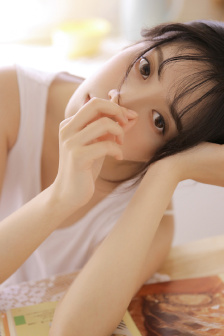 红衣男孩